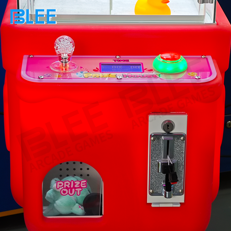 cute house design mini claw machine by BLEE